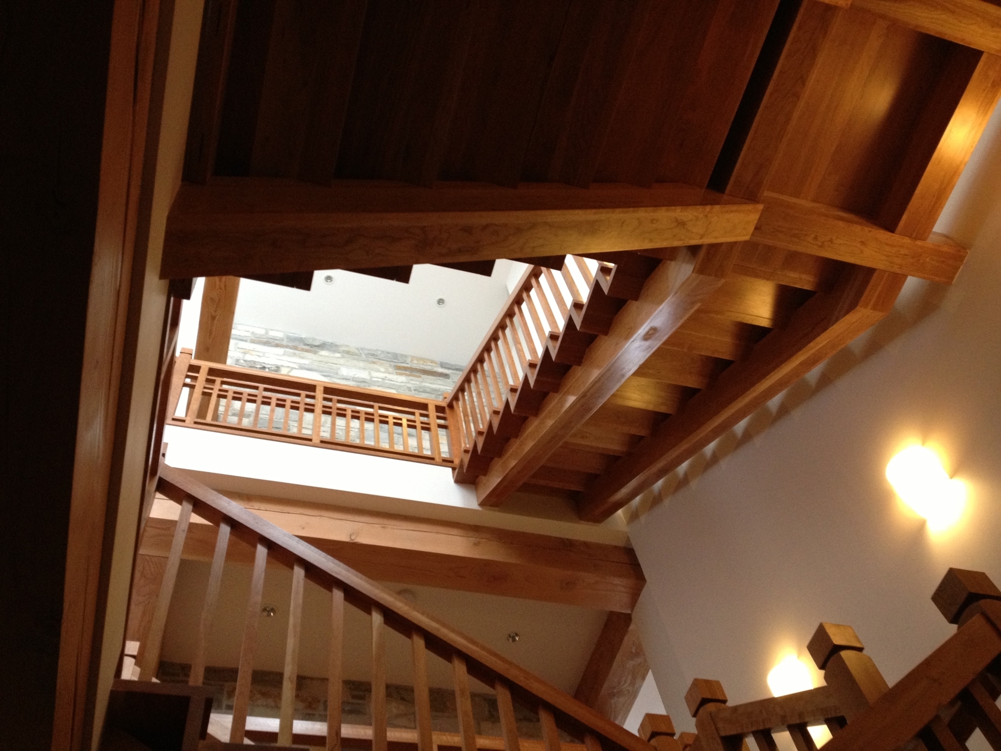Image sur 05-Escalier barreaux de bois
