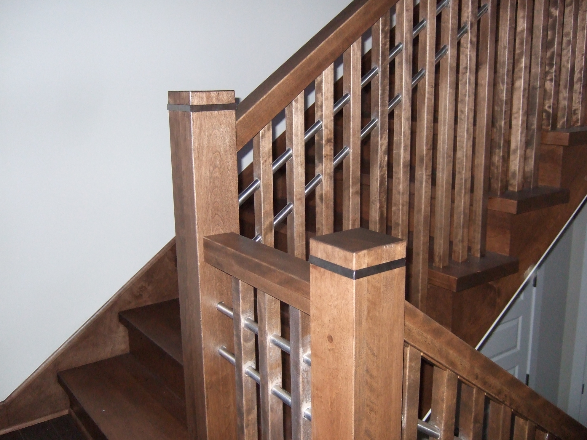 Image sur 07-Escalier barreaux de bois