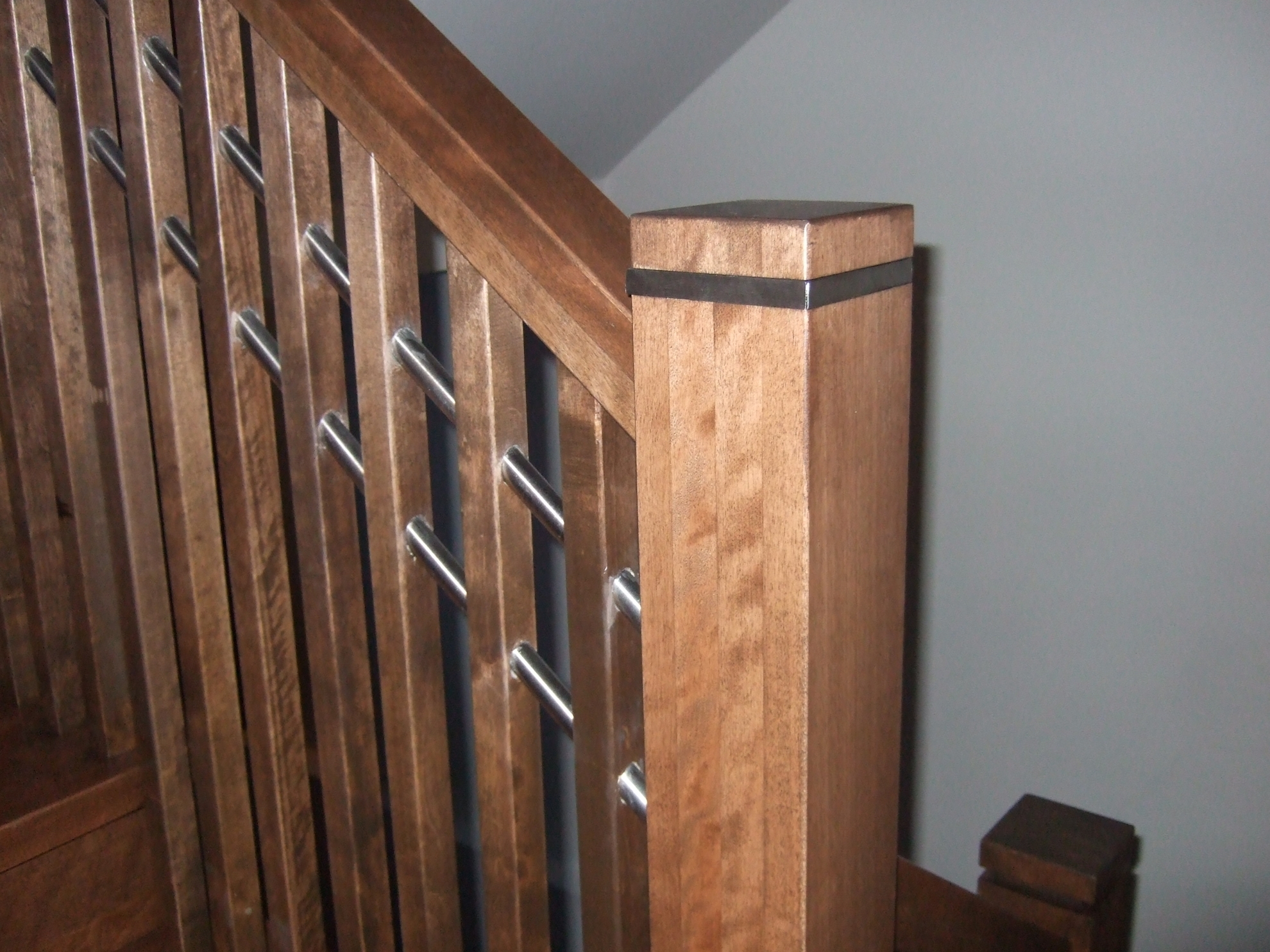 Image sur 07-Escalier barreaux de bois