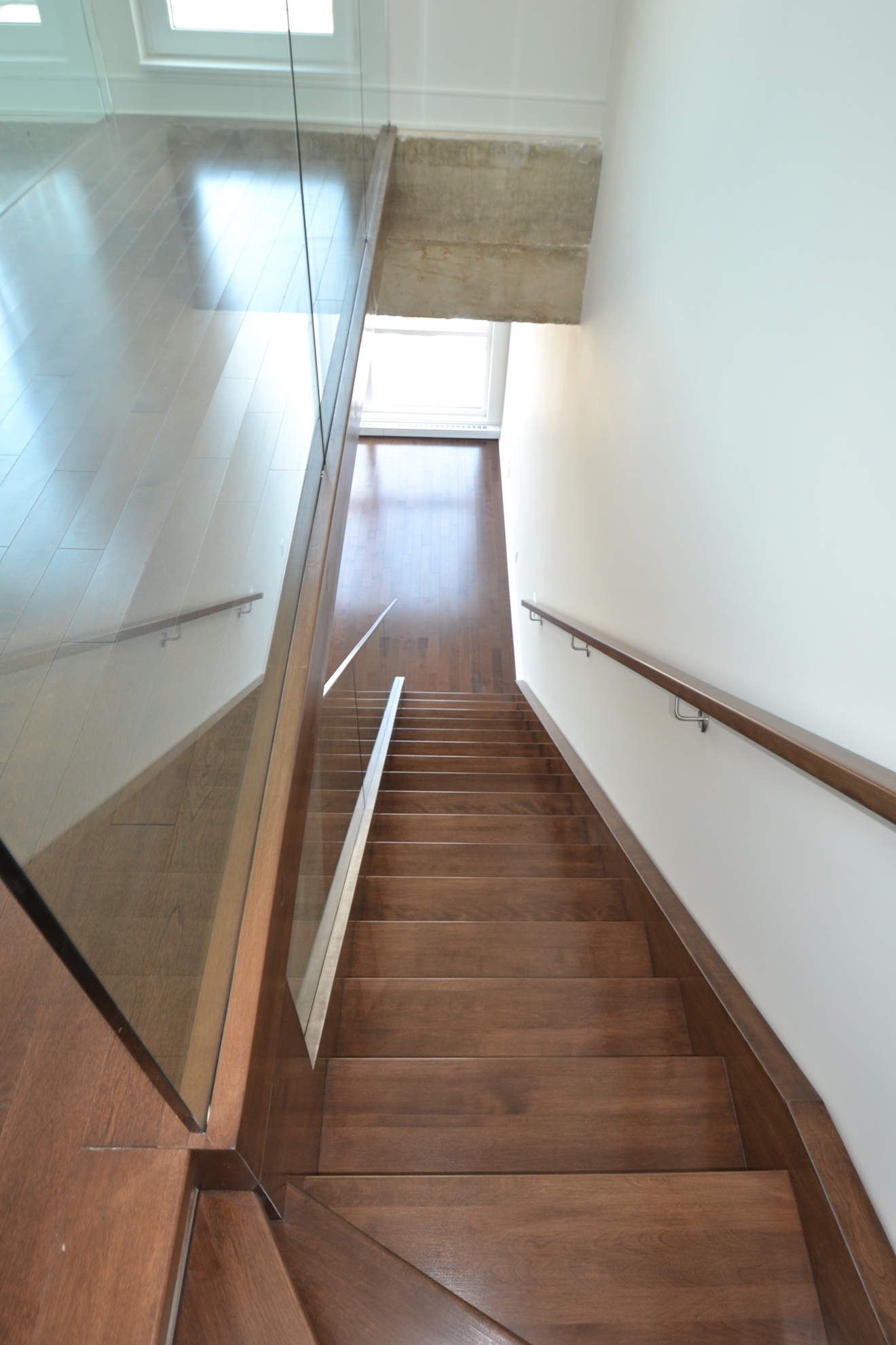 Image sur 01-Escalier panneaux de verre