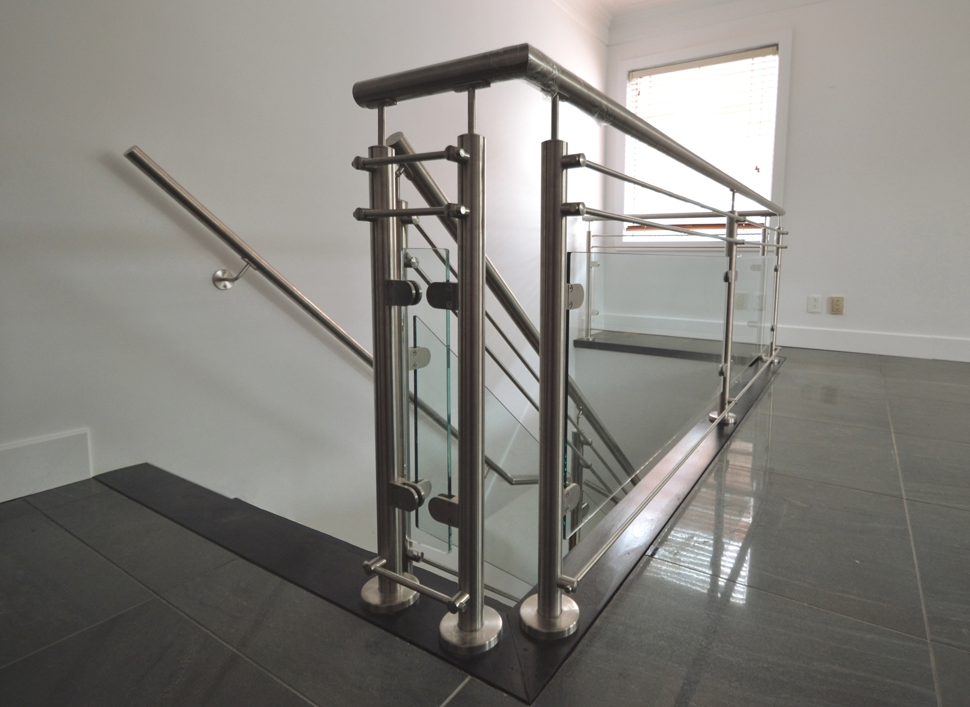 Picture of 09-Escalier panneaux de verre