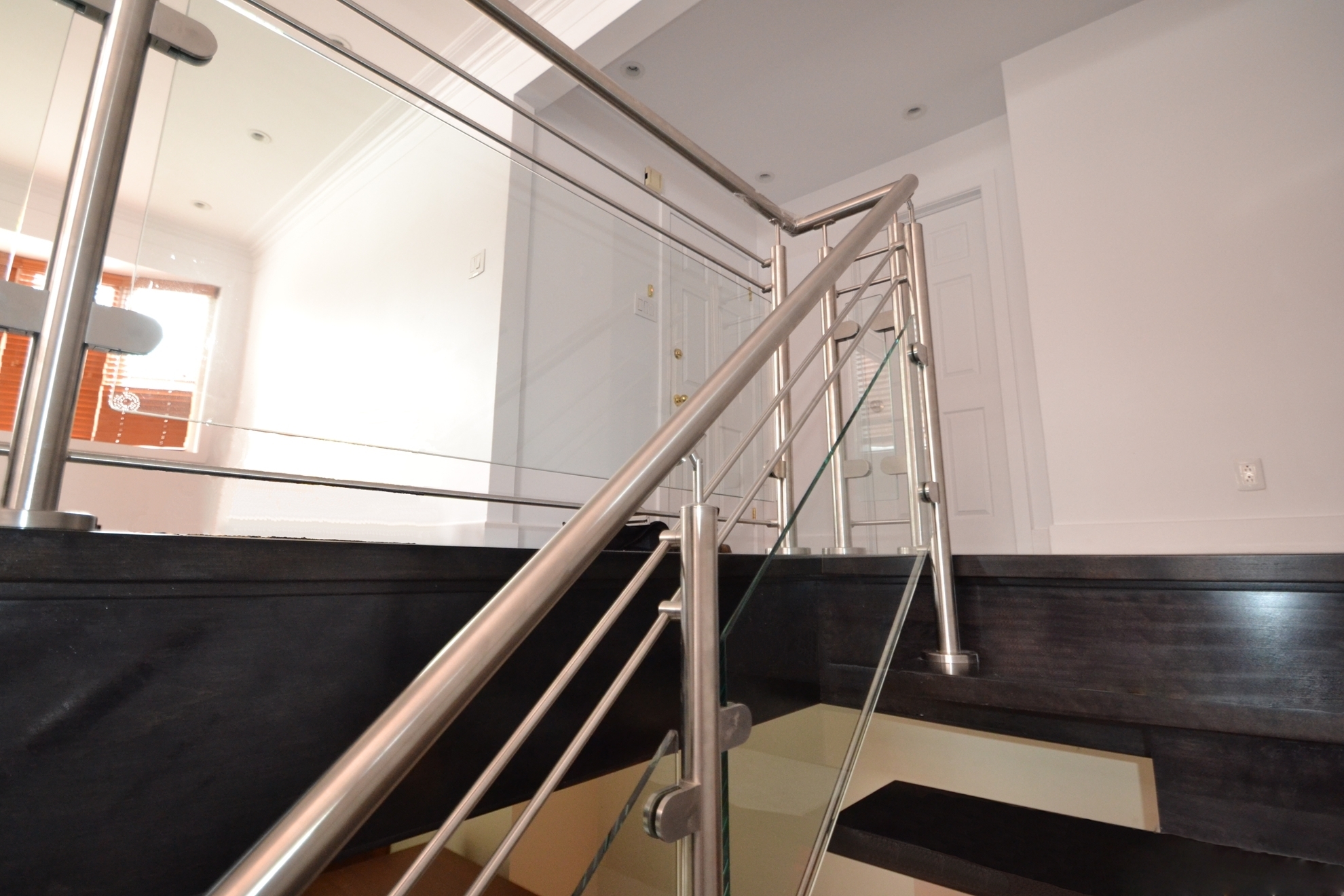 Picture of 09-Escalier panneaux de verre
