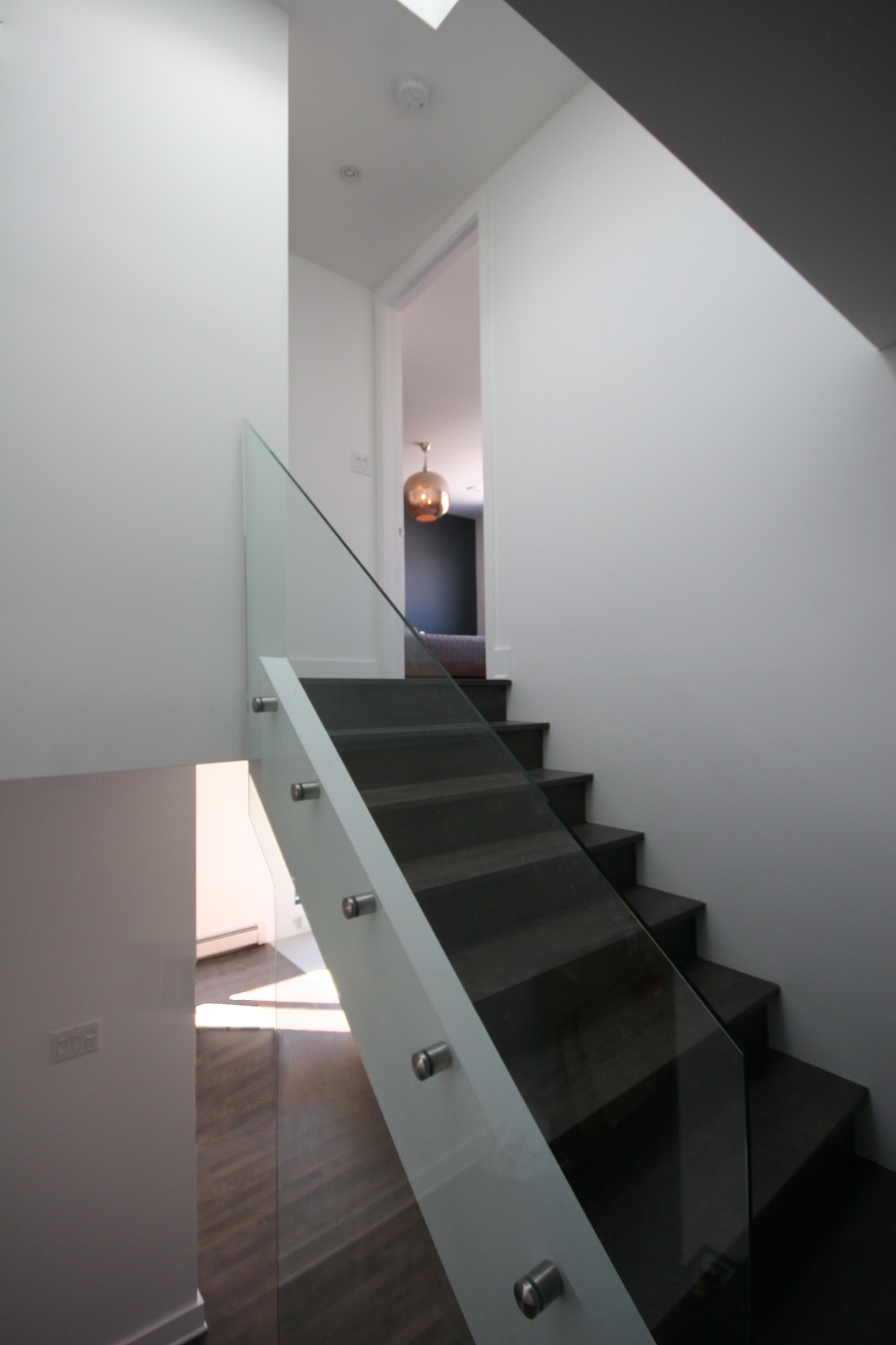 Picture of 11-Escalier panneaux de verre