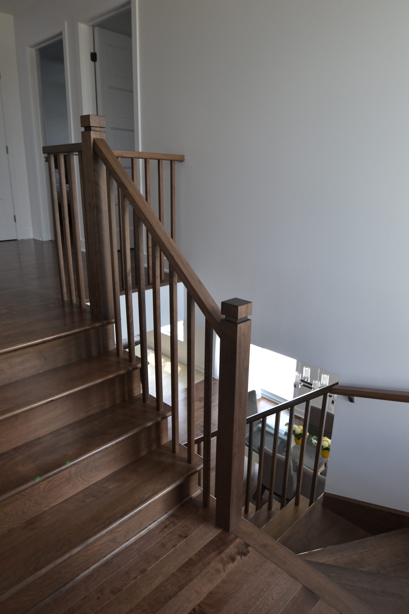 Image sur 12-Escalier barreaux de bois