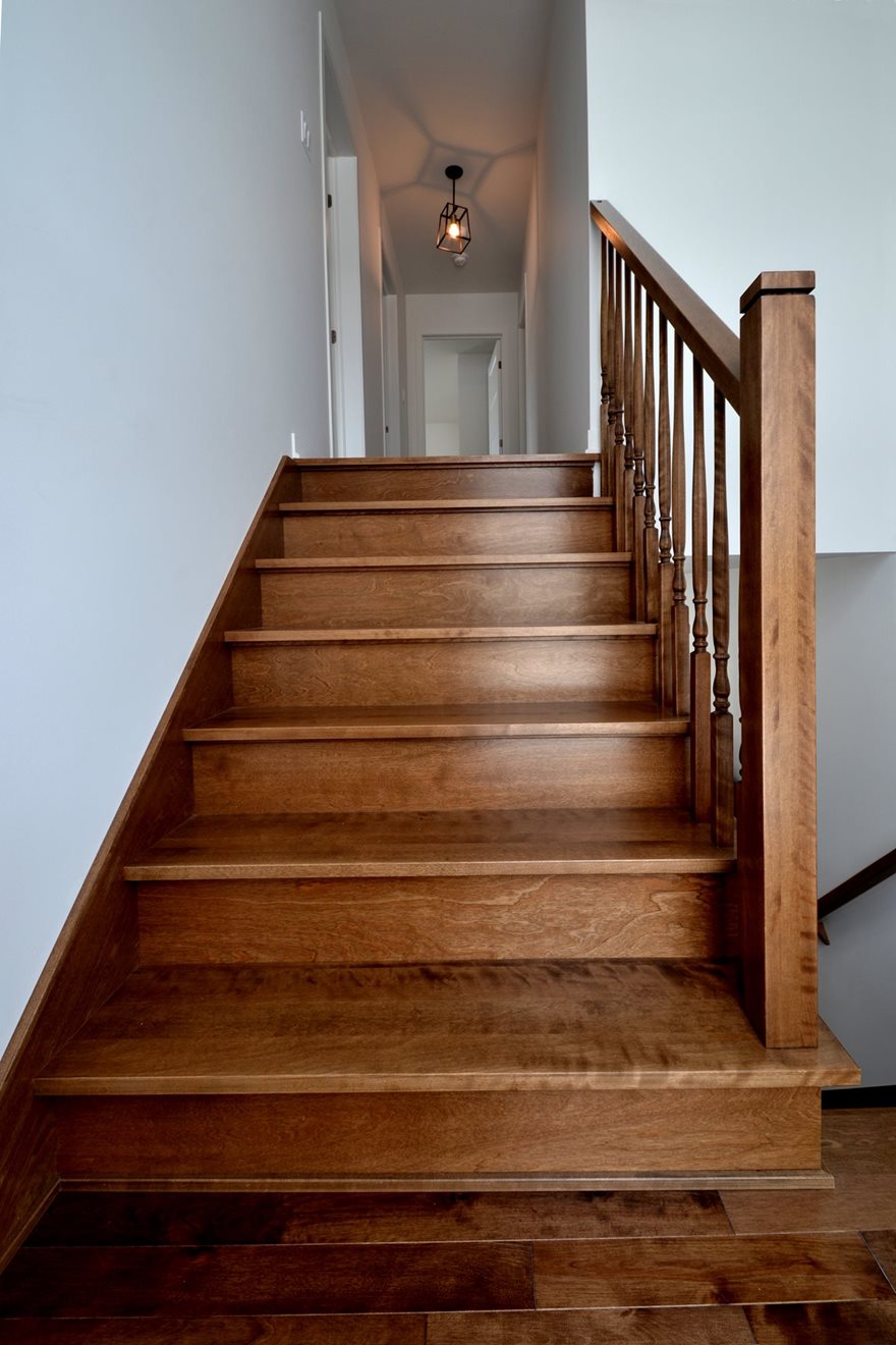 Escalier barreaux de bois